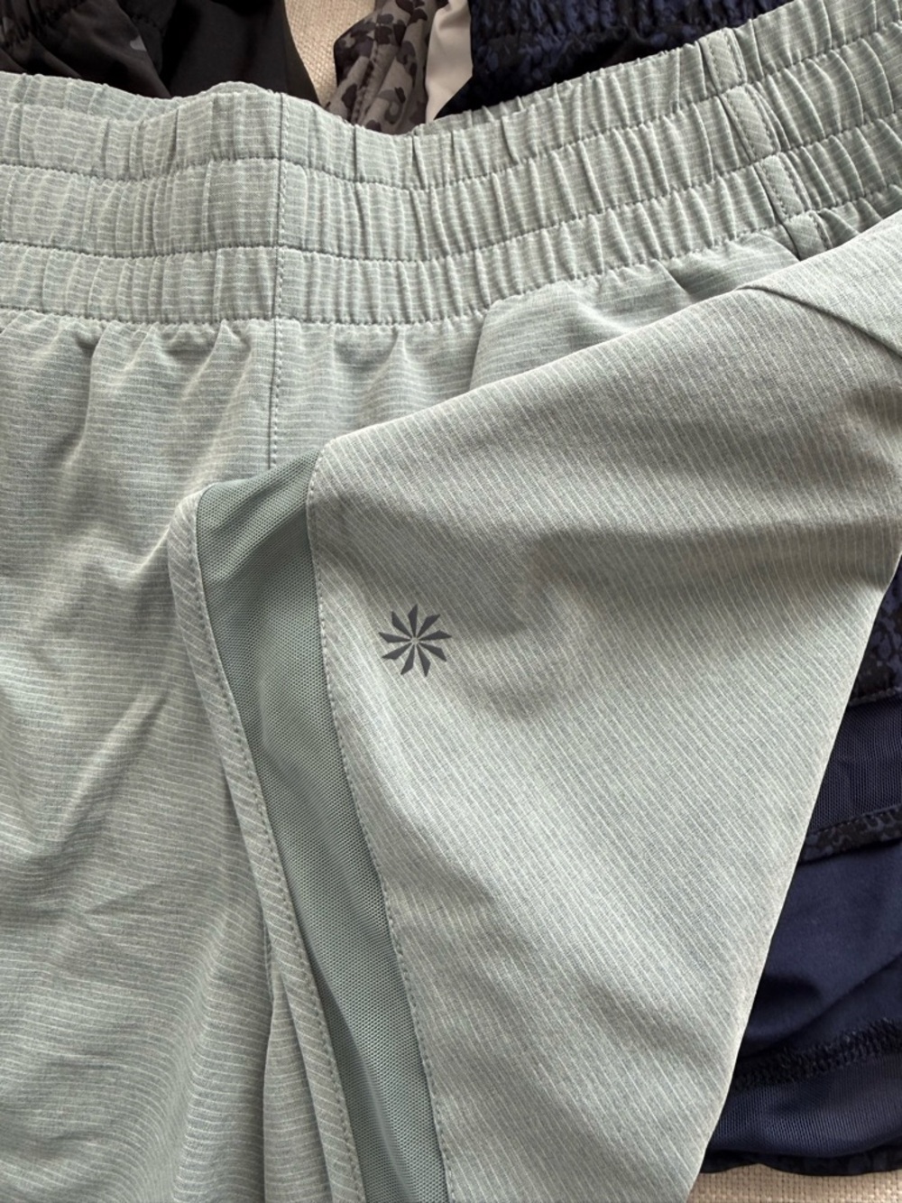 7 Pairs of Athleta Mesh Racer Run Mid Rise 4” Short Bundle - Picture 4 of 4